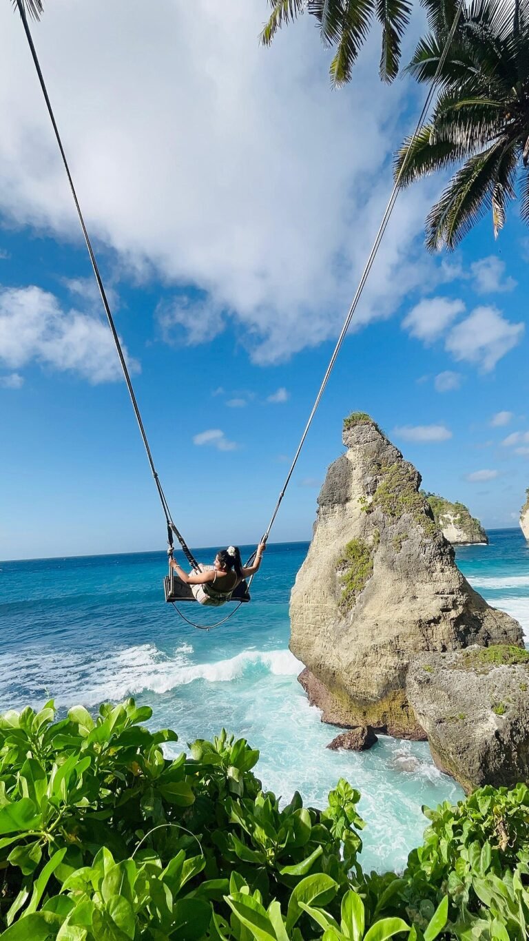 Swing viewpoint at Diamond Beach, Nusa Penida