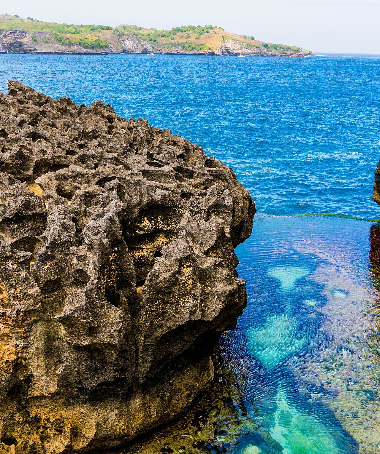 Angel Billabong natural infinity pool on Nusa Penida